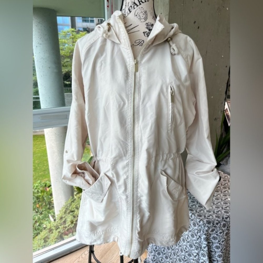 Lightweight jacket, size Large